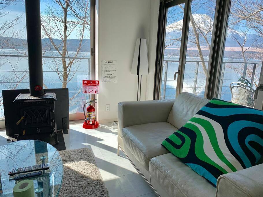 הוילה יאמאנאקאקו Away From Noise,View Fuji Mt In The Designer House מראה חיצוני תמונה